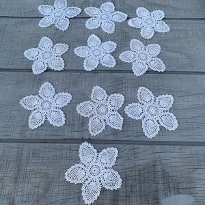 Set of 10 Vintage Handmade Crochet Lace Motifs – 5.5” White Pineapple Appliques
